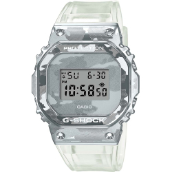 Casio GM-5600SCM-1E