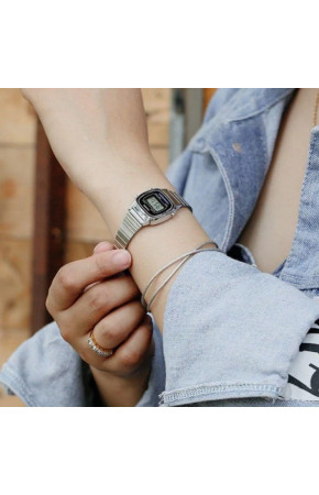 Casio LA670WD-1